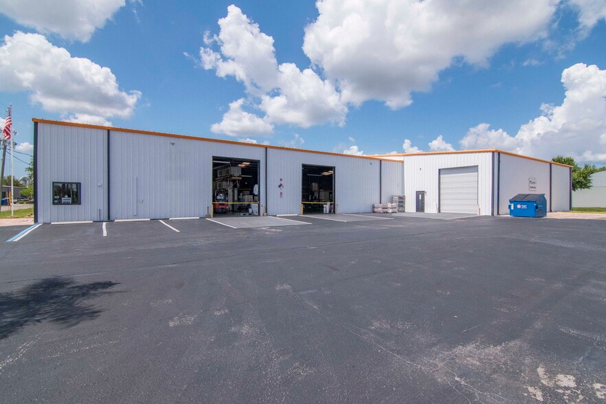 2401 Destiny Way, Odessa, FL à vendre - Photo du bâtiment - Image 2 de 35