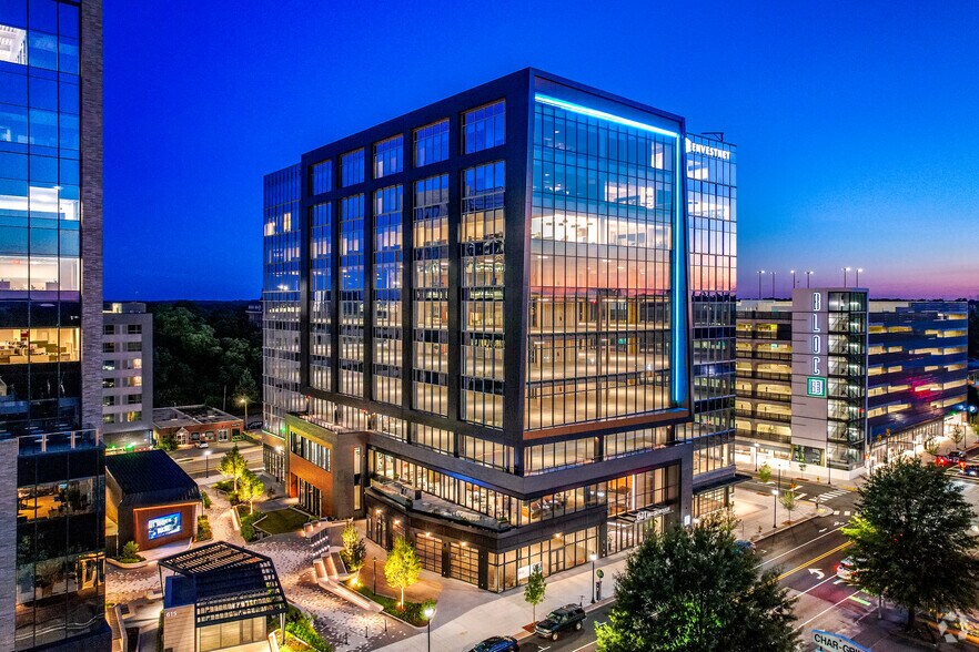 621 Hillsborough St, Raleigh, NC à louer - Photo du bâtiment - Image 2 de 16
