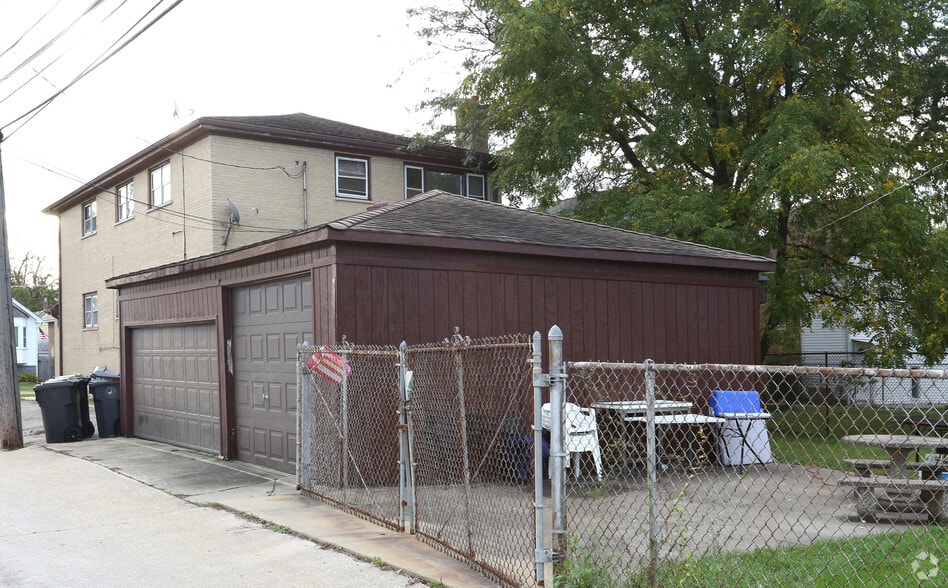 3940 Center Ave, Lyons, IL à vendre - Photo du bâtiment - Image 2 de 2