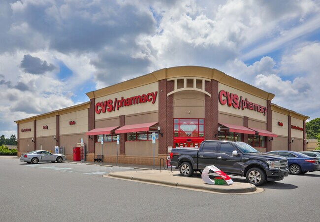 More details for 8420 Steele Creek Rd, Charlotte, NC - Retail for Sale