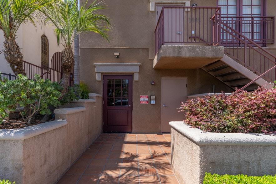 1623-1625 Butler Ave, Los Angeles, CA for sale - Building Photo - Image 2 of 7