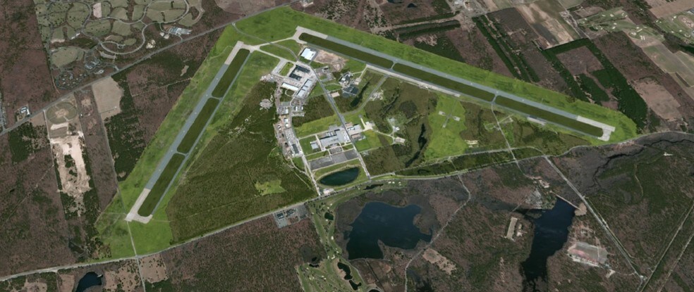 Grumman Blvd, Calverton, NY à vendre - Photo principale - Image 1 de 3