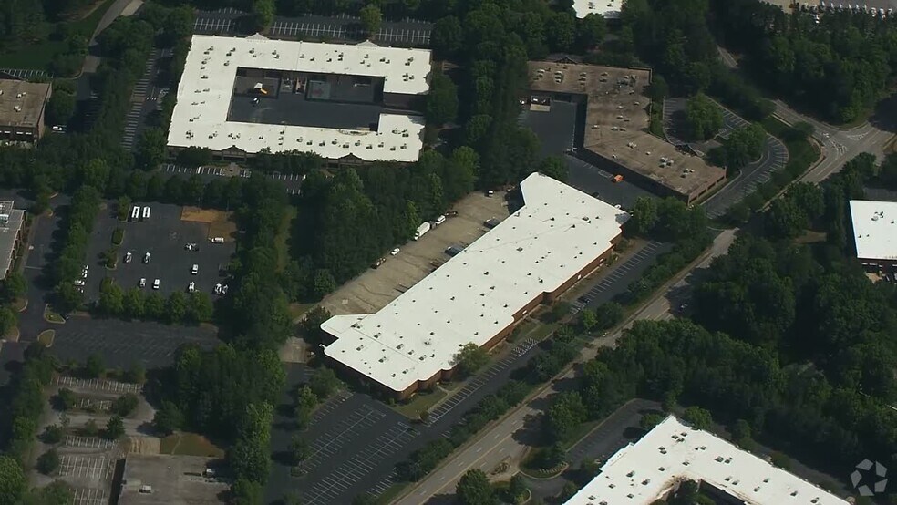 11350 Old Roswell Rd, Alpharetta, GA à louer - Vidéo aérienne - Image 2 de 6