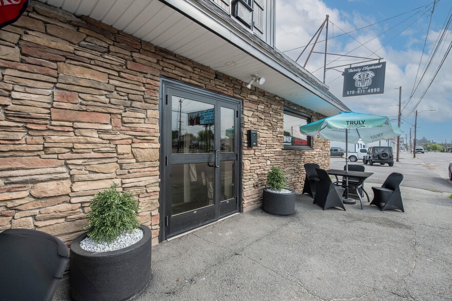 932 Wyoming Ave, Scranton, PA à vendre - Photo du bâtiment - Image 3 de 23