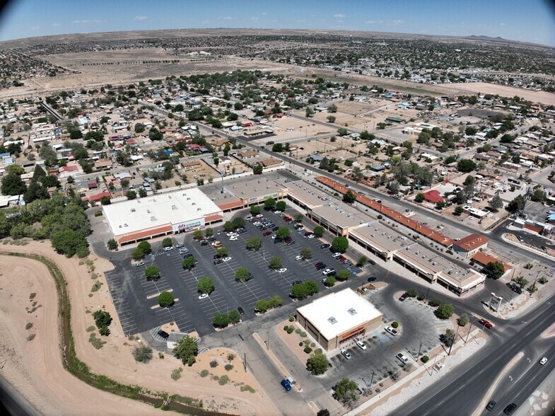 3211-3231 Coors Blvd SW, Albuquerque, NM for lease - Matterport Community - Image 2 of 34