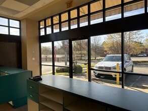 1533 Bonnie Ln, Cordova, TN for lease Building Photo- Image 2 of 9