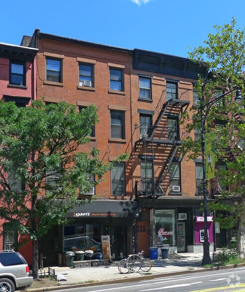 Atlantic Ave portefeuille de 4 propriétés à vendre sur LoopNet.ca - Photo du bâtiment - Image 1 de 10