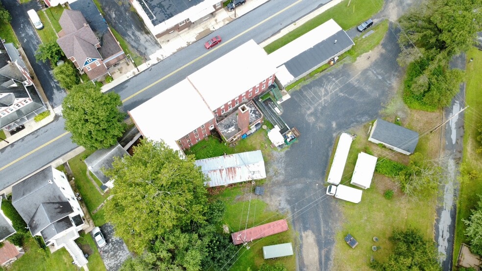 333 Main St, Shoemakersville, PA for lease - Building Photo - Image 2 of 7