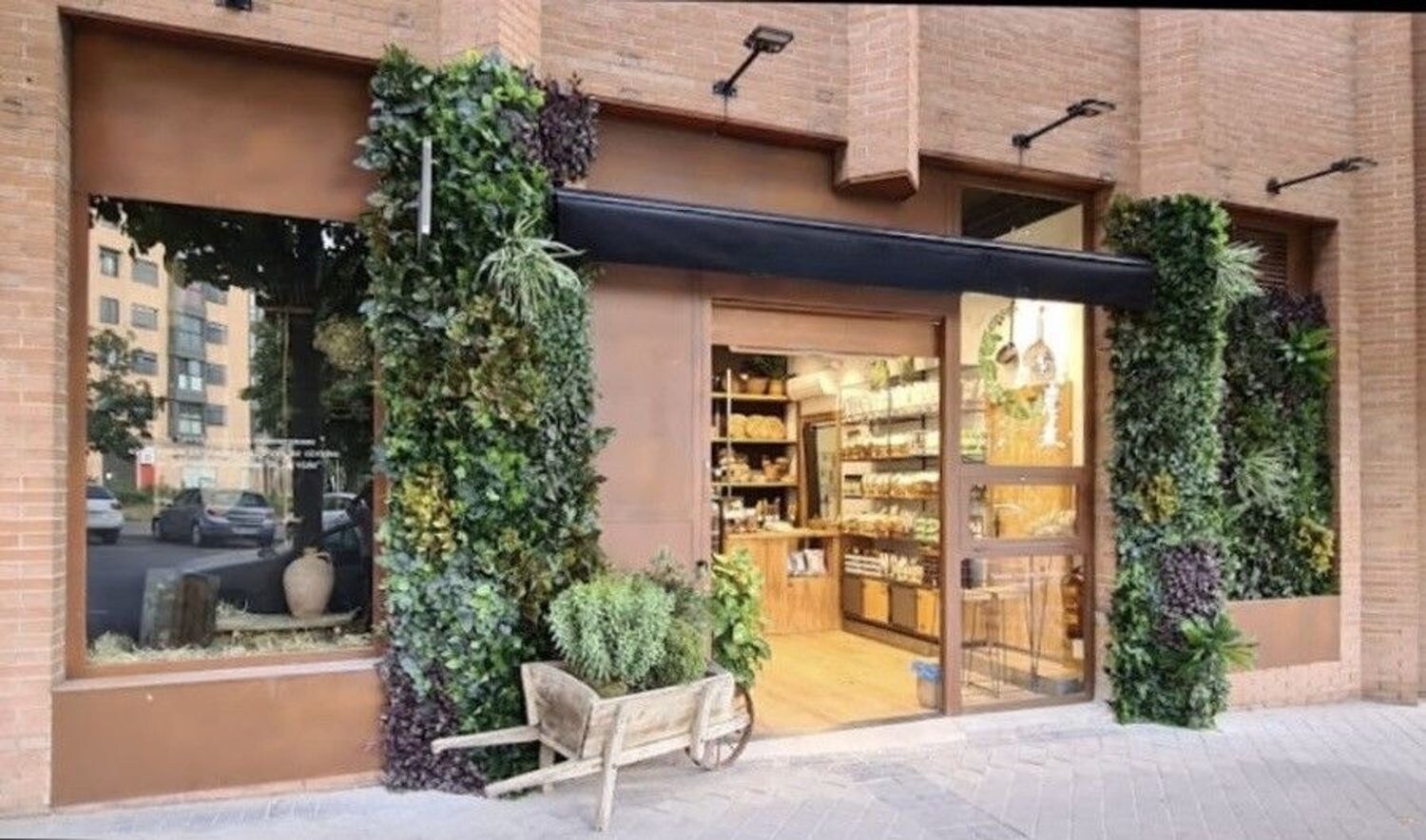 Avenida de Niza, 67, Madrid, Madrid à louer Photo du bâtiment- Image 1 de 5