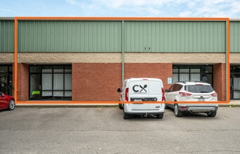 200-225 Commercial Ct, Sanford, NC à louer Photo du bâtiment- Image 1 de 14