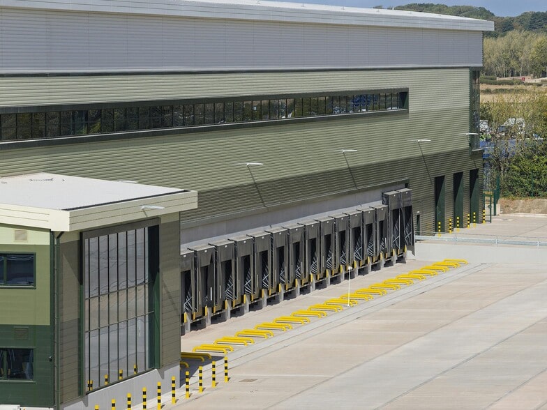 Aveling Way, Worksop for lease - Building Photo - Image 2 of 5