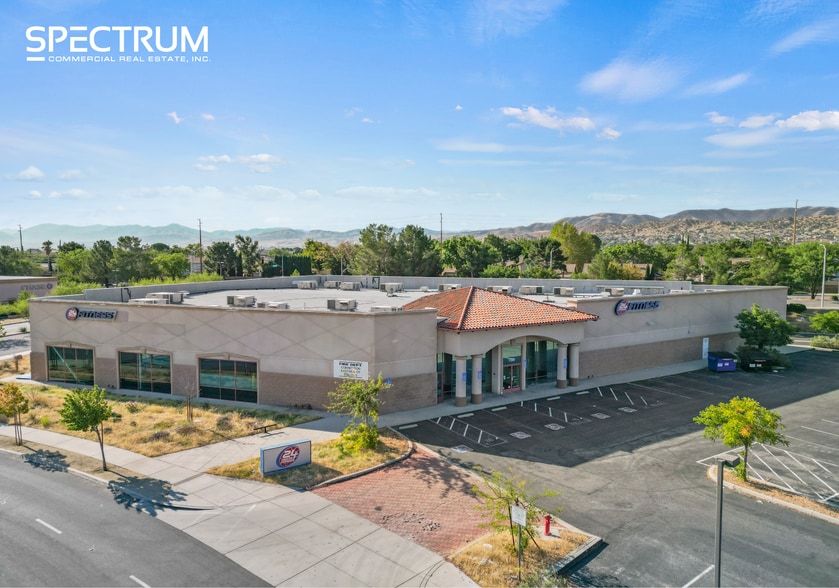 1335 Rancho Vista Blvd, Palmdale, CA for sale - Building Photo - Image 3 of 10