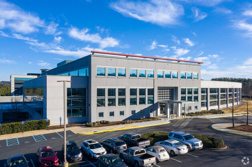 200 Wildwood Pky, Birmingham, AL à louer - Photo du bâtiment - Image 1 de 8