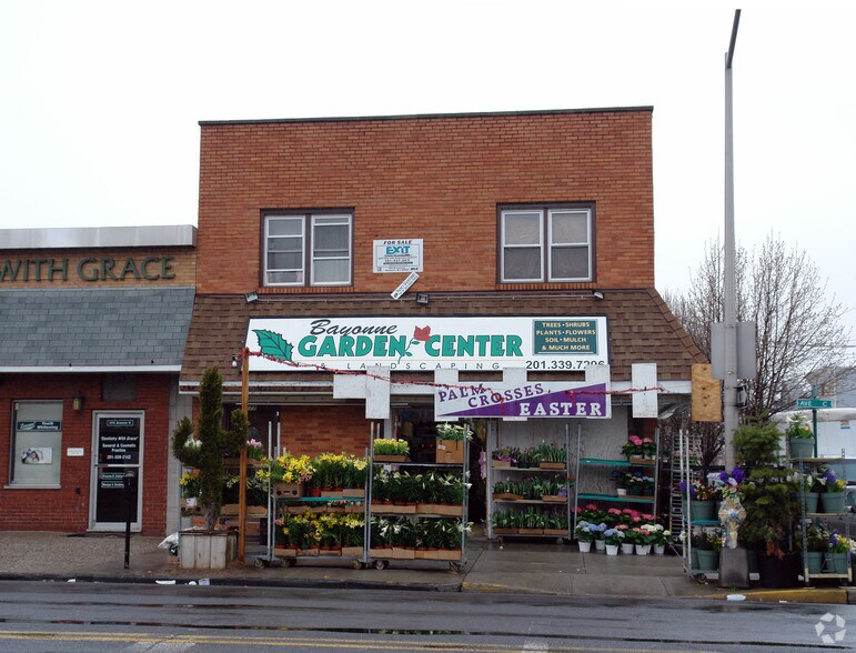 477 Avenue C, Bayonne, NJ à louer - Photo du bâtiment - Image 3 de 5