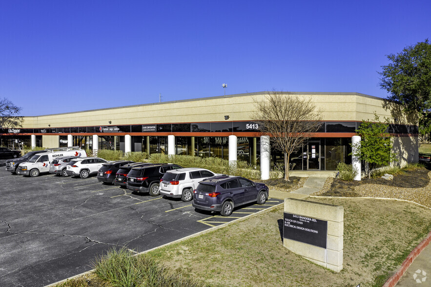 5407-5419 Bandera Rd, San Antonio, TX for lease - Building Photo - Image 1 of 9