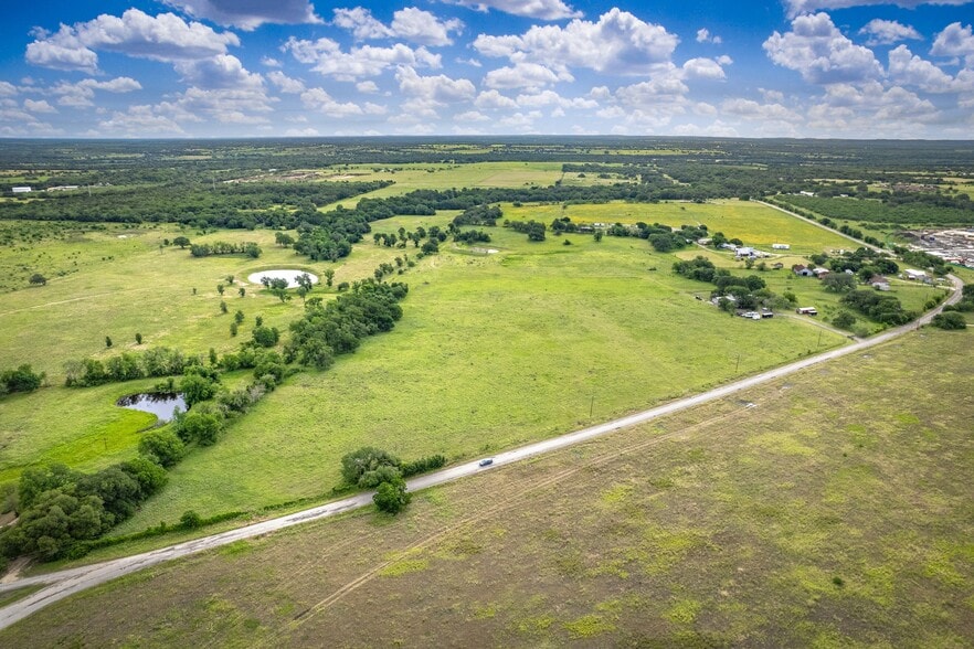 425 Seawillow Rd, Lockhart, TX for sale - Building Photo - Image 2 of 31