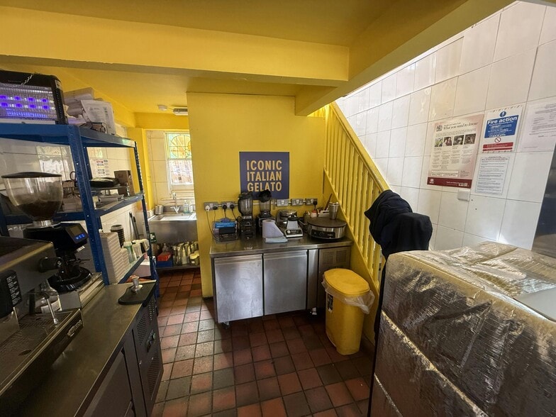 10 Duke St, Brighton for lease - Building Photo - Image 3 of 9