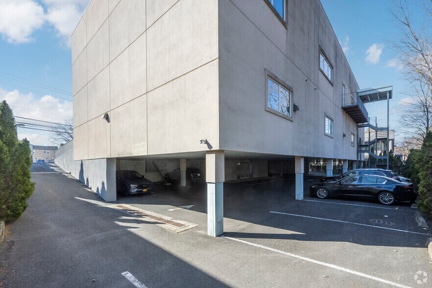 1931 Richmond Ave, Staten Island, NY à vendre - Photo du bâtiment - Image 3 de 5