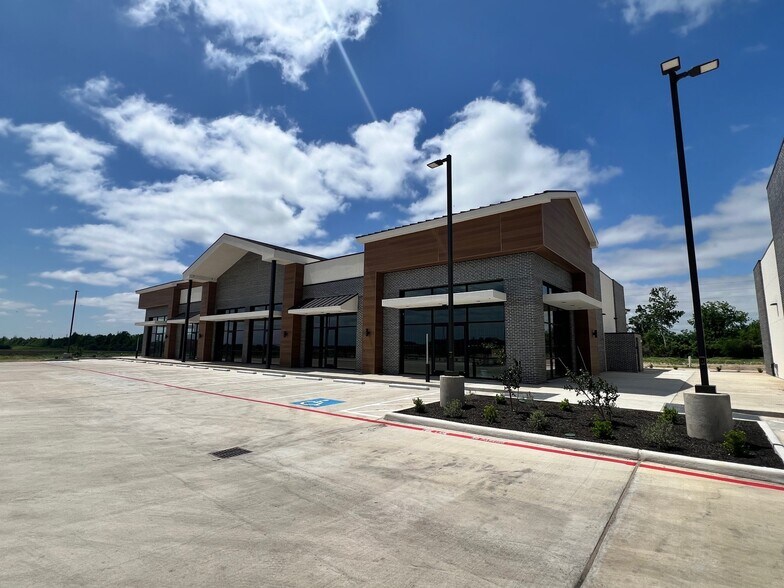 11225 FM 359 Rd, Richmond, TX à louer - Photo du bâtiment - Image 2 de 3