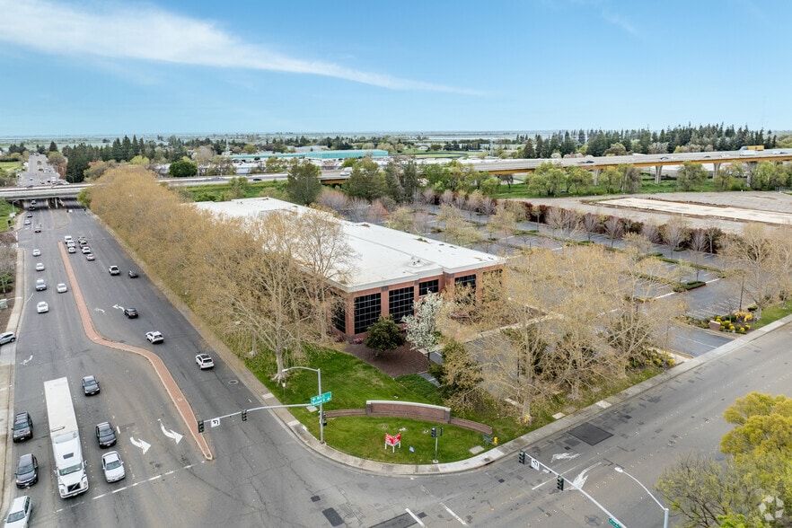 750 Riverpoint Dr, West Sacramento, CA for sale - Aerial - Image 3 of 10