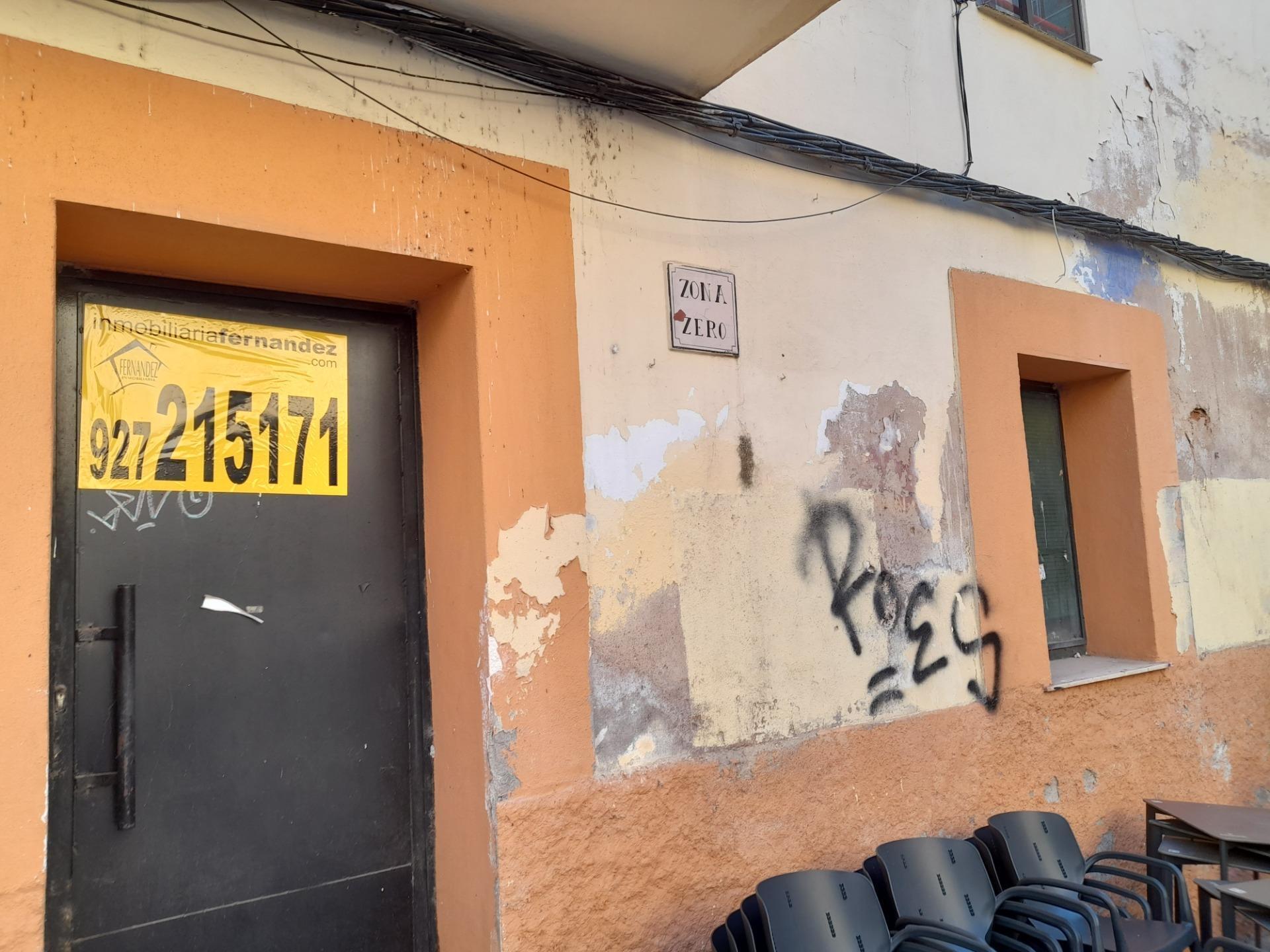 Commerce de détail dans Cáceres, Cáceres à vendre Photo du bâtiment- Image 1 de 12