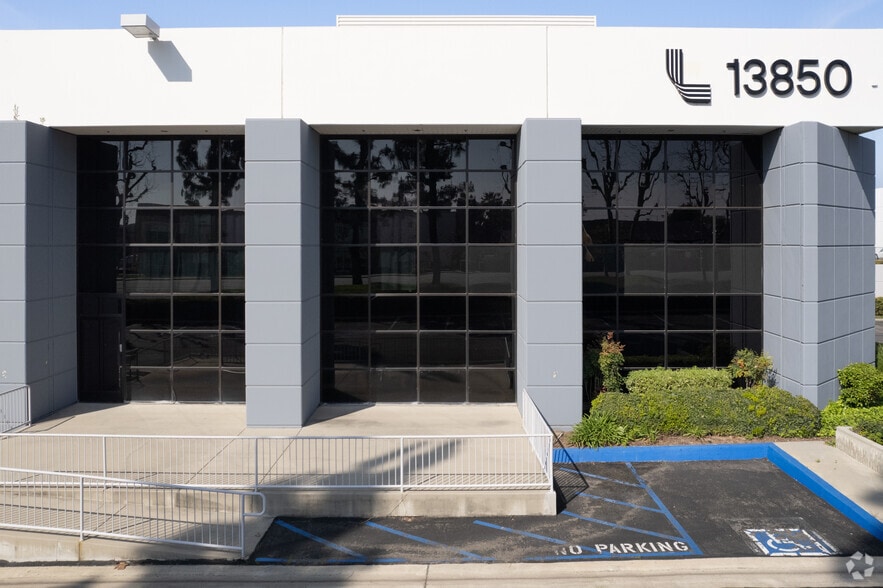 13850 Central Ave, Chino, CA for lease - Building Photo - Image 3 of 7