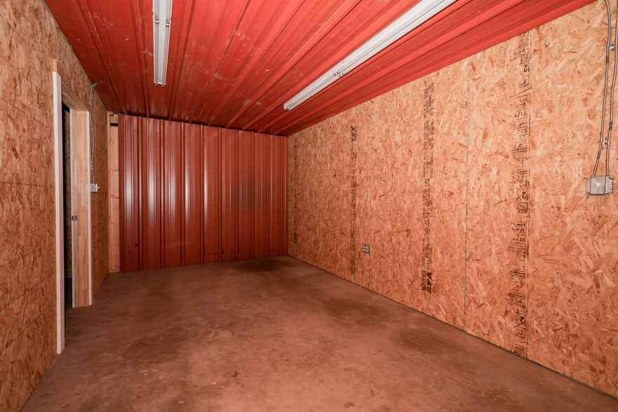 717 E Loop 281, Longview, TX for lease - Interior Photo - Image 2 of 27