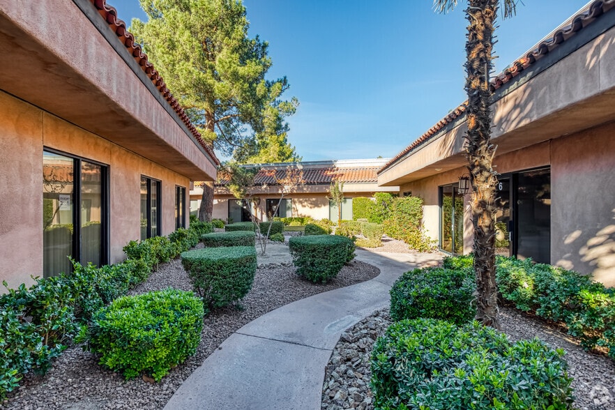 2680 Chandler Ave, Las Vegas, NV à louer - Photo du bâtiment - Image 2 de 5