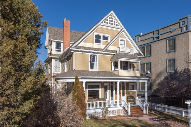 Plus de détails pour 6 Boulder Crescent St, Colorado Springs, CO - Services hôteliers à vendre