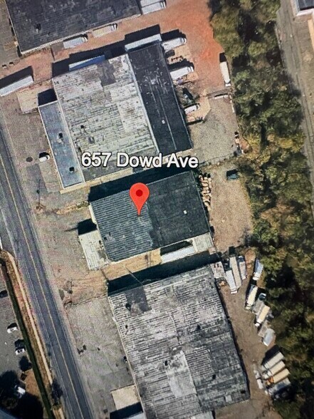 657 Dowd Ave, Elizabeth, NJ à louer - Aérien - Image 3 de 4