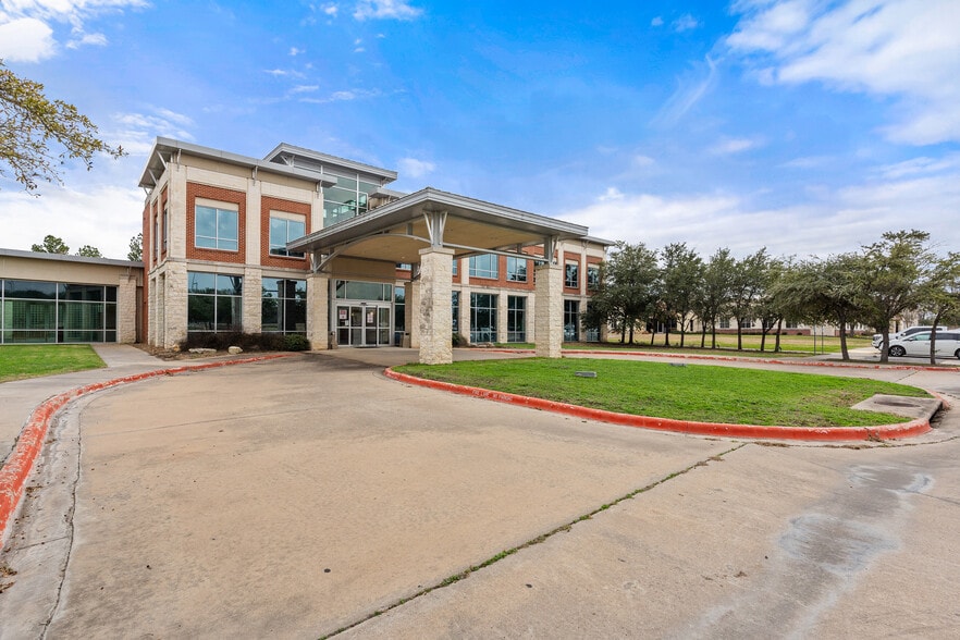 1 Saint Mark's Pl, La Grange, TX for lease - Building Photo - Image 3 of 11