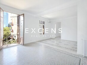 Bureau dans Barcelone, Barcelona à louer Plan d’étage- Image 1 de 7