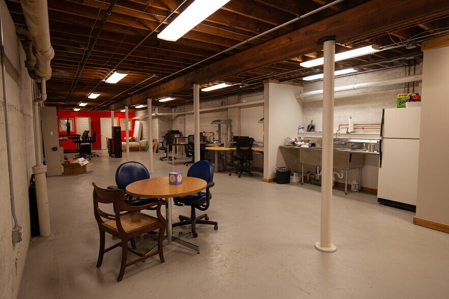 319-323 S Main St, Ann Arbor, MI à louer - Photo du bâtiment - Image 2 de 4