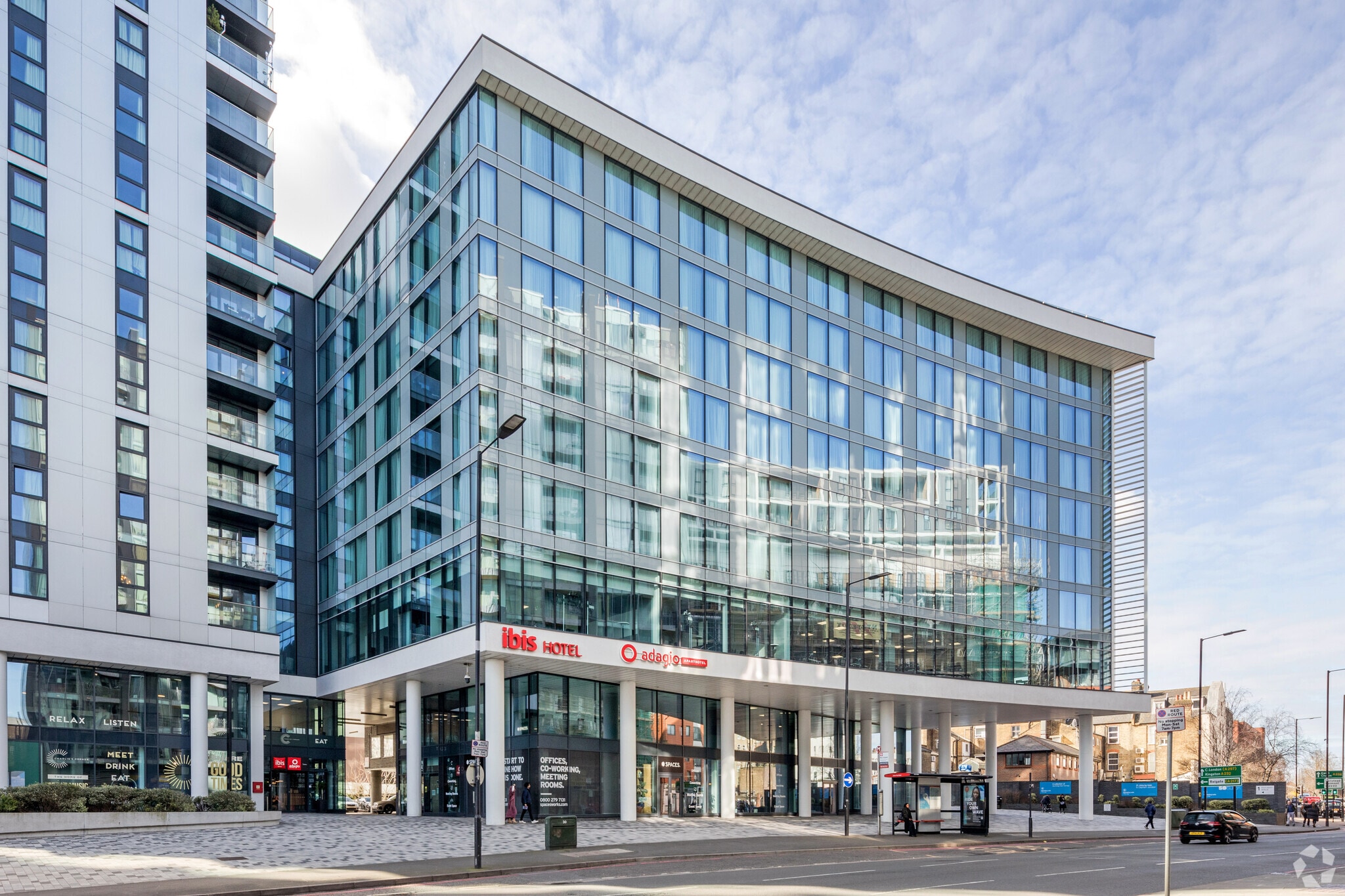 6 Sutton Point, Sutton à louer Photo du bâtiment- Image 1 de 12