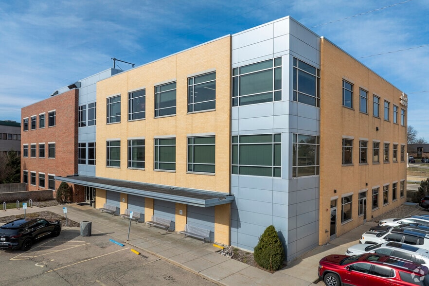 34 Schroeder Ct, Madison, WI for lease - Building Photo - Image 1 of 5