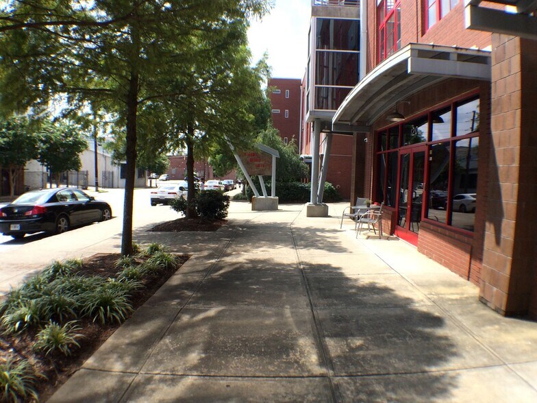572 Edgewood Ave SE, Atlanta, GA à louer - Photo du bâtiment - Image 3 de 52
