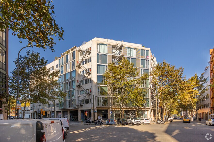 Carrer de Llull, 51, Barcelone, Barcelona à louer - Photo du bâtiment - Image 2 de 4