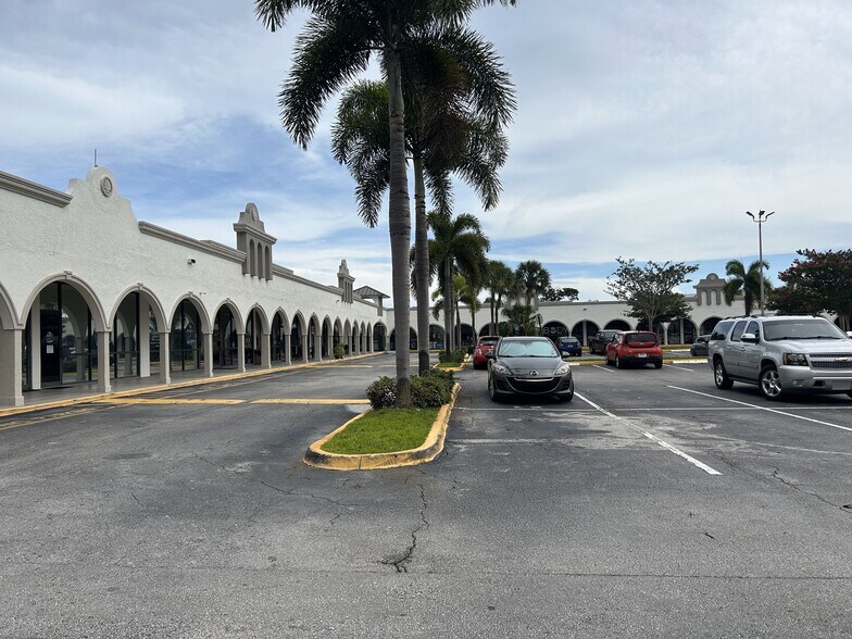 162 Yamato, Boca Raton, FL à louer - Photo du bâtiment - Image 3 de 12
