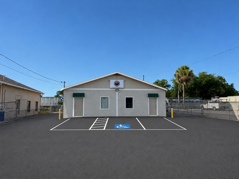 6203 Springer Dr, Port Richey, FL à louer - Photo du bâtiment - Image 1 de 7