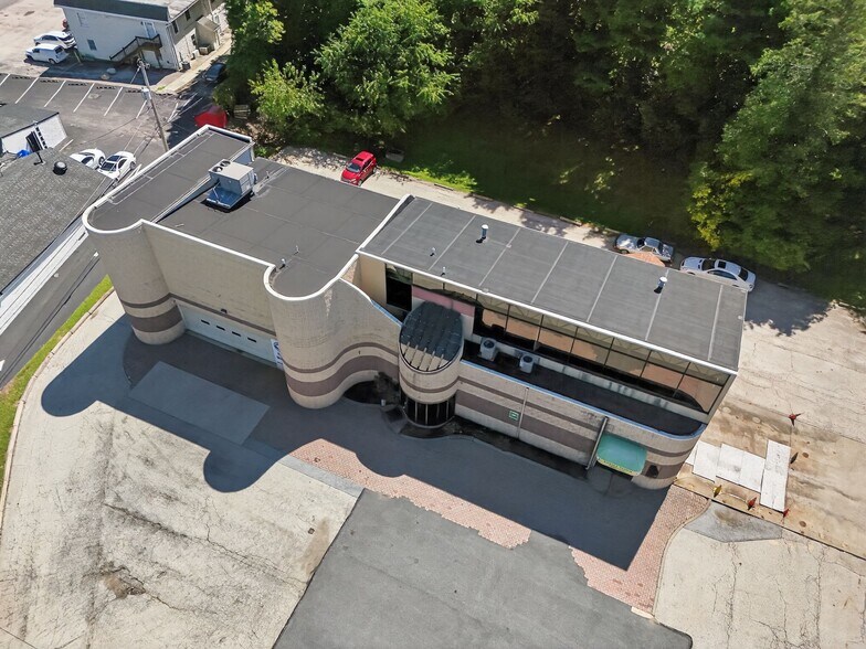 514 E King Rd, Malvern, PA à vendre - Photo du bâtiment - Image 2 de 39