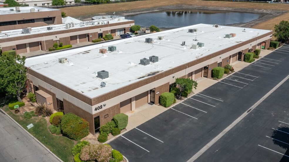 360 W Bedford Ave, Fresno, CA à louer - Photo du bâtiment - Image 2 de 4