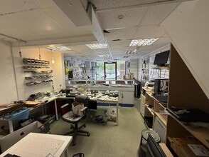 26 Perry St, Northfleet for lease Interior Photo- Image 2 of 5