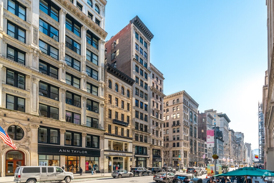 137 Fifth Ave, New York, NY for lease - Building Photo - Image 2 of 5