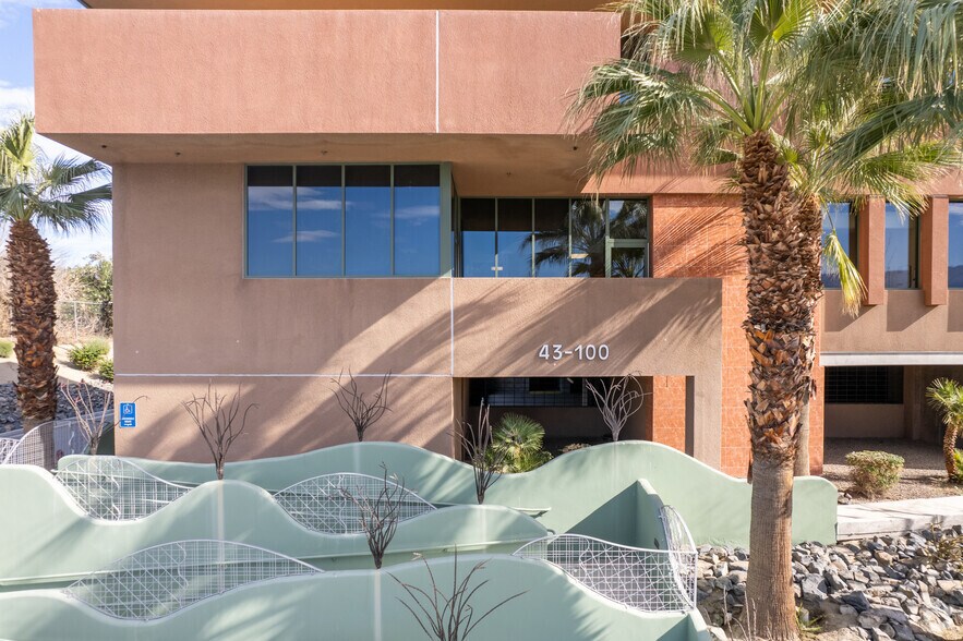 43100 Cook St, Palm Desert, CA à louer - Photo du bâtiment - Image 2 de 7