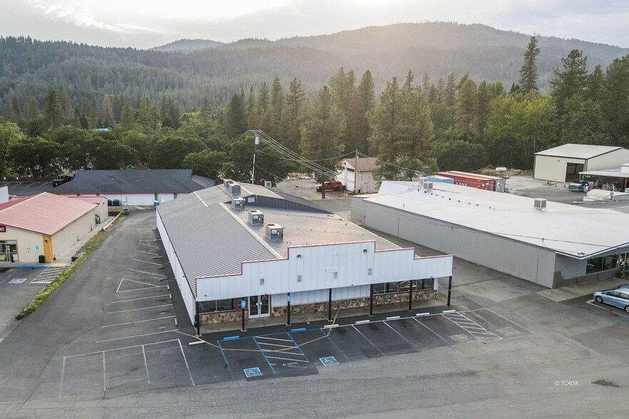 1450 Main St, Weaverville, CA à vendre - Photo du bâtiment - Image 2 de 7