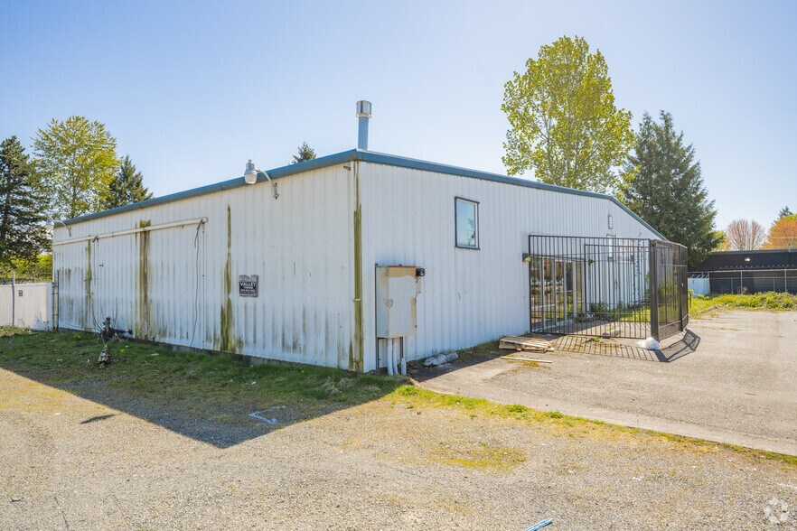 926 Auburn Way N, Auburn, WA à vendre - Photo du bâtiment - Image 3 de 6