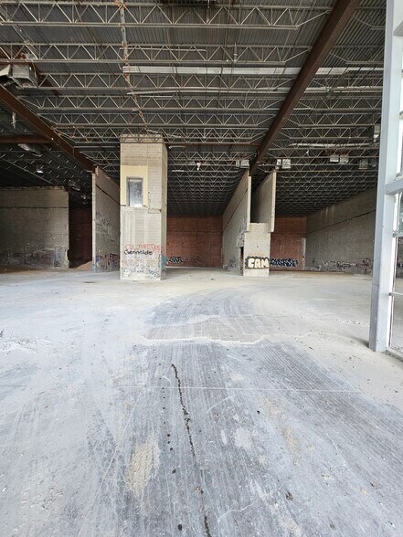 15900 Yorktown Crossing Pky, Houston, TX à louer - Photo du bâtiment - Image 3 de 11