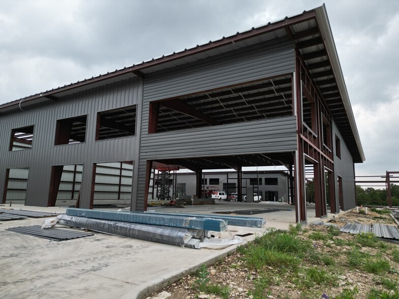 7000 Airport Rd, Georgetown, TX for sale - Building Photo - Image 3 of 11
