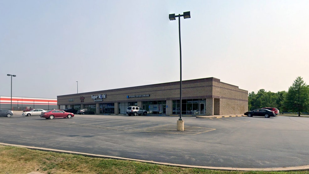 108 Cecil St, Camdenton, MO for lease - Building Photo - Image 2 of 7