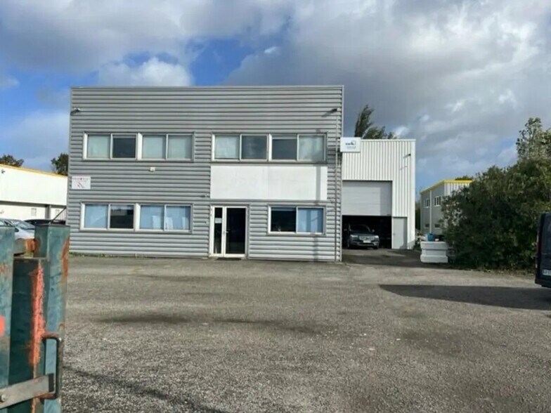Flex in Bordeaux for lease - Building Photo - Image 1 of 7